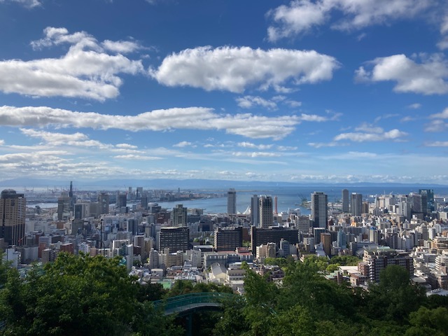 8月10日～8月18日　夏季休暇です